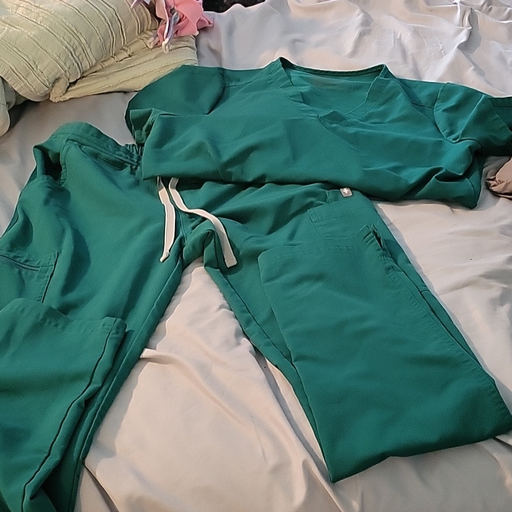 FIGS scrubs